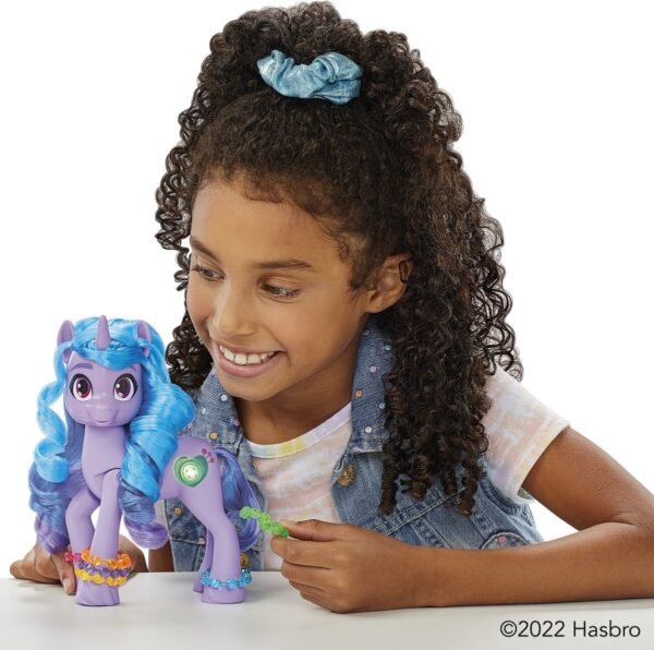 My Little Pony - See You Sparkle: Izzy Moonbow - Speelfiguur 16 My Little Pony - See You Sparkle: Izzy Moonbow - Speelfiguur