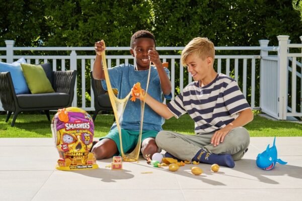 Smashers Dino Island Reuzenschedel Goud - Grijze Dino van ZURU